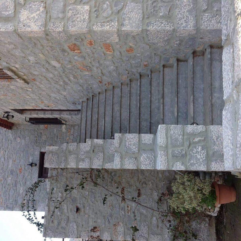 Las - Giannakakoy Traditional Stone Houses Néon Oítilon Dış mekan fotoğraf